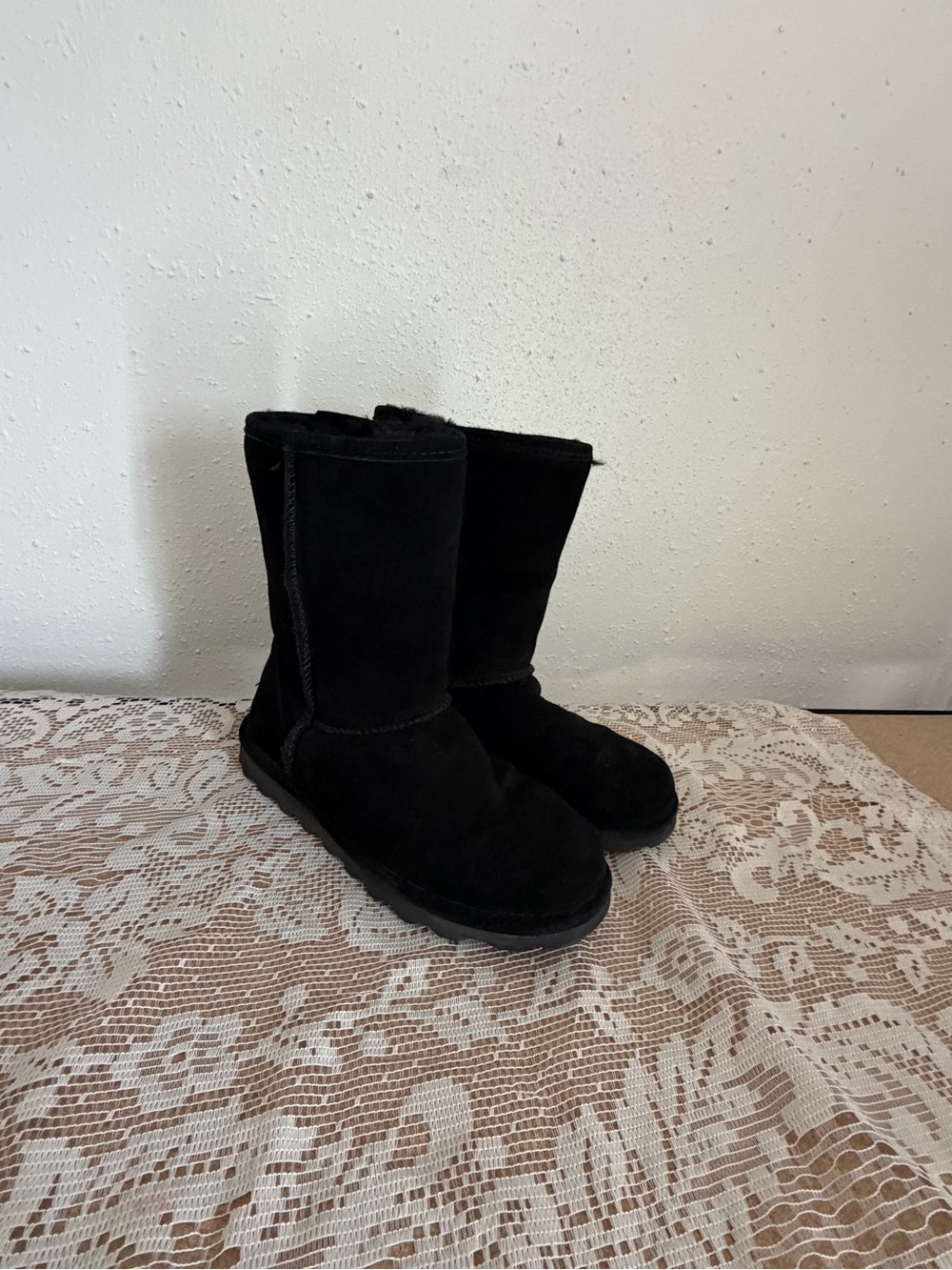 Black Women's Mid-Calf boots Bearpaw size 9